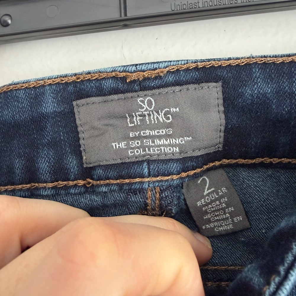 Chicos So Lifting So Slimming Jeans Dark Wash Straight Leg Womens Size 2 Regular - Picture 2 of 7
